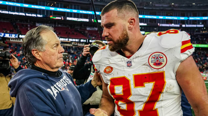 Travis Kelce and Bill Belichick shake hands after the Chiefs beat the Patriots, 27-17, at Gillette Stadium